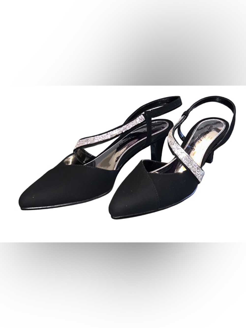 Easy Street Alive@5 Emerald Dance Flex with Dust Bag. Size 10